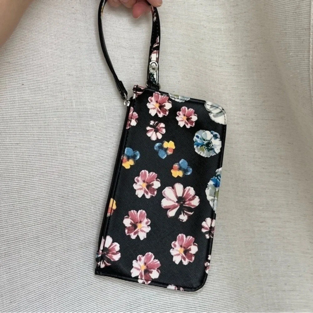 Nine West Black Floral Wristlet NWOT